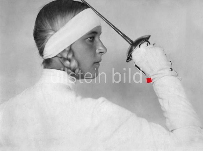 (C) ullstein bild - Nini & Carry Hess