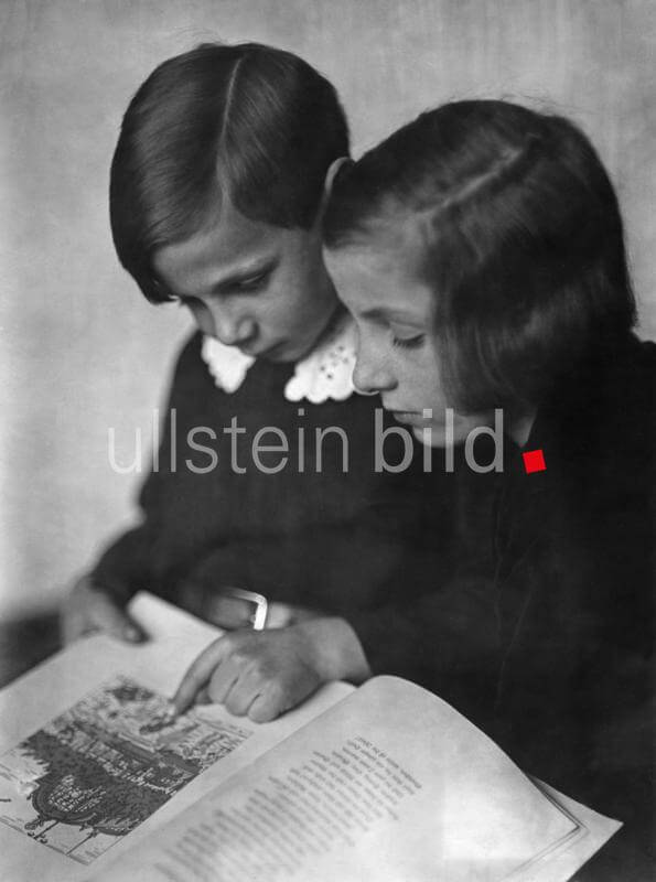 (c) ullstein bild - Nini & Carry Hess