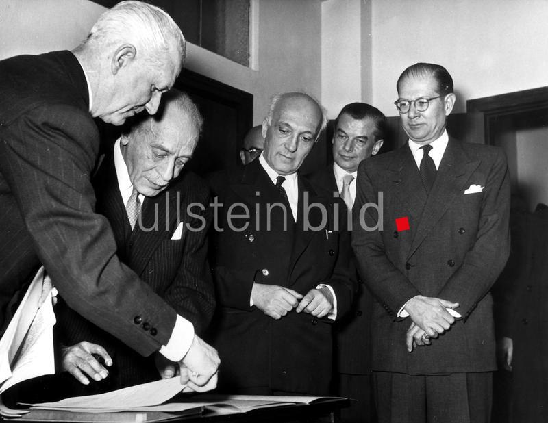 (c) ullstein bild - ullstein bild