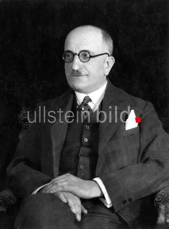 (c) ullstein bild - Atelier Binder