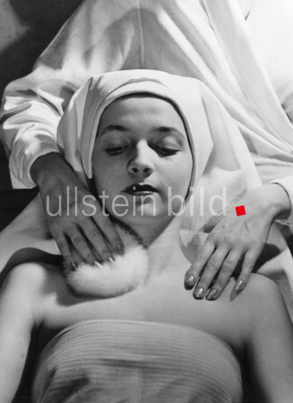 (c) ullstein bild - Karl Schenker