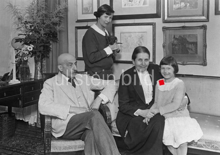 (C) ullstein bild - ullstein bild