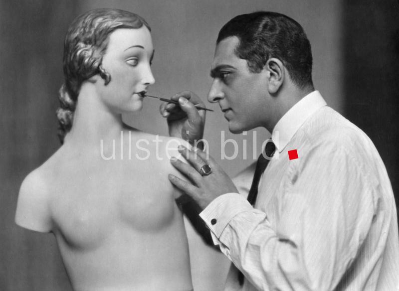 (c) ullstein bild - Karl Schenker