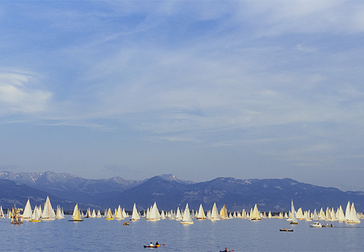 Symbolfoto für Foto-Syndication: Segelschiffe auf einem See